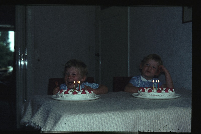 12.Delft aug 1966 Brigitte,Marion.JPG